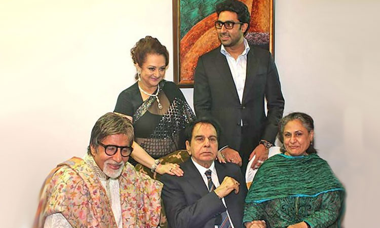 Amitabh Bachchan mourns Dilip Kumar's death; funeral today evening