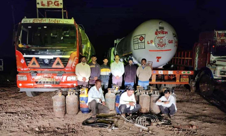 Pune | Three arrested for stealing LPG from gas tankers