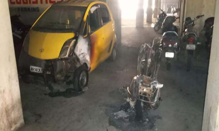 Pune | The Chikali police have filed a case against a youth for stopping a policewoman from doing her work and setting four vehicles including one belonging to the policewoman, on fire.