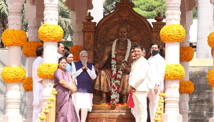 PM Modi Visit To Pune | Prime Minister Modi inaugurates statue of Chhatrapati Shivaji Maharaj at PMC