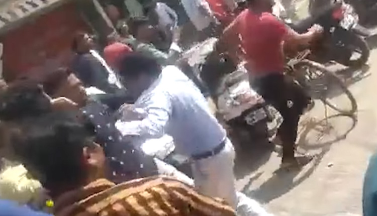 Pune Dhanori Encroachment Operation | Civic official beaten up during anti-encroachment drive at Dhanori
