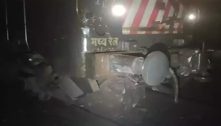 Mumbai-Pune Railway | Landslide again near Monkey Hill; stone stuck in railway engine, railway engine derails