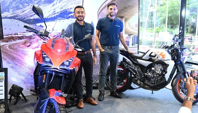 Moto Vault Inaugurates First Showroom at Pune