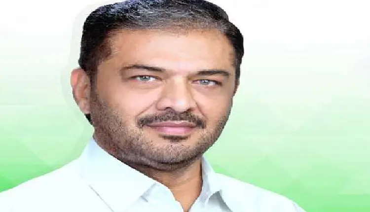 Ex-min Sunil Kedar sentenced to 1 yr imprisonment for assaulting govt official