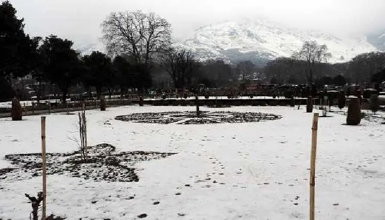 Srinagar News | Srinagar other parts of Kashmir valley receives snow