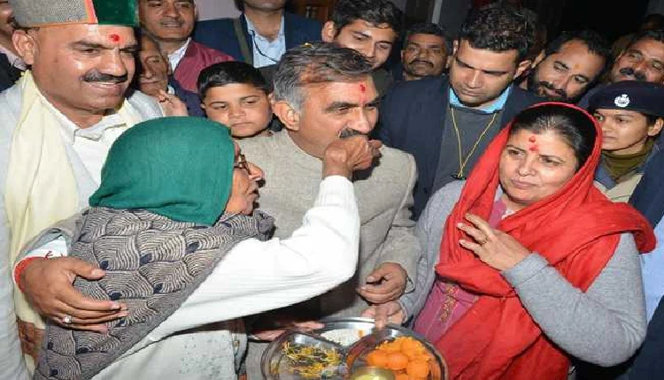 CM Sukhvinder Singh Sukhoo | HP Chief Minister visits home amid warm welcome