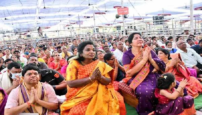 Telangana Governor Dr Tamilisai Soundararajan | Telangana Guv participates in Sri Rama 'Pattabhishekam' at Bhadrachalam