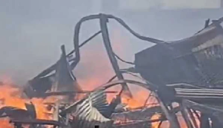 Mumbai News | Major fire breaks out in Mumbai furniture godown