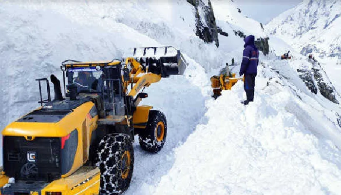 Srinagar-Kargil highway closed due to avalanches