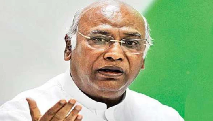 Congress president Mallikarjun Kharge | BJP's politics of hate, division responsible for 'mess' in Manipur: Kharge