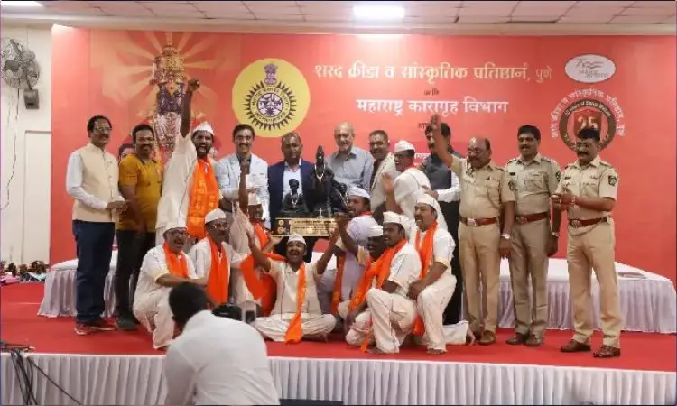 Maharashtra Prisons Department News | Jagadguru Shri Sant Tukaram Maharaj Bhajan and Abhang Competition: Kolhapur Central Jail gets Dnyanoba-Tukoba trophy; Yerawada Jail at second spot while Nashik Jail bags third spot