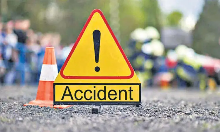 Pune Crime Accident News | Two killed in accident on Pune-Solapur highway; Incident recorded by CCTV camera