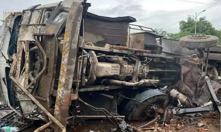 Pune Accident News | Chemical Tanker Overturns on Pune-Solapur Highway, Causing Damage to Shops