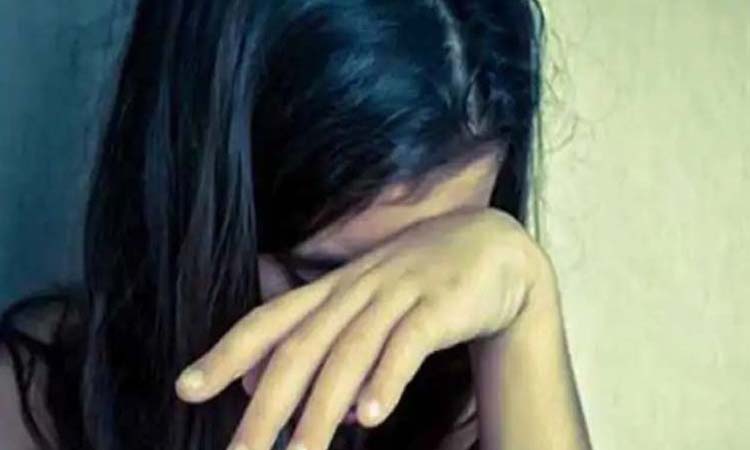 pune-crime-khadki-police-registered-rape-case-on-anurag-manoj-holkar News in Hindi