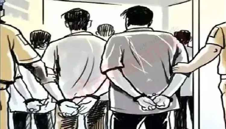 Pune Crime | three arrested for robbing and taking nude video of a medical college student pune baramati crime news