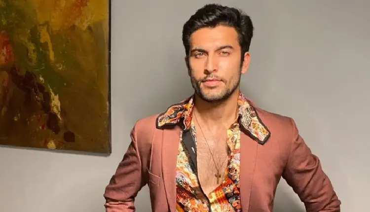 Actor Navneet Malik | Actor Navneet Malik says, "Bollywood welcomes everyone with open arms, but it is very difficult to make a name for yourself here."