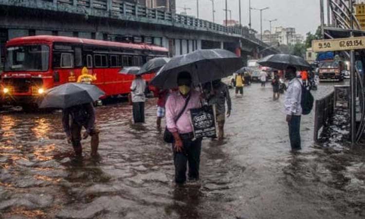 heavy rain mumbai 18 days high tide monsoon meteorological department issued alert