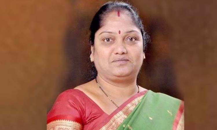 pune deputy mayor saraswati shendge of rpi resigns
