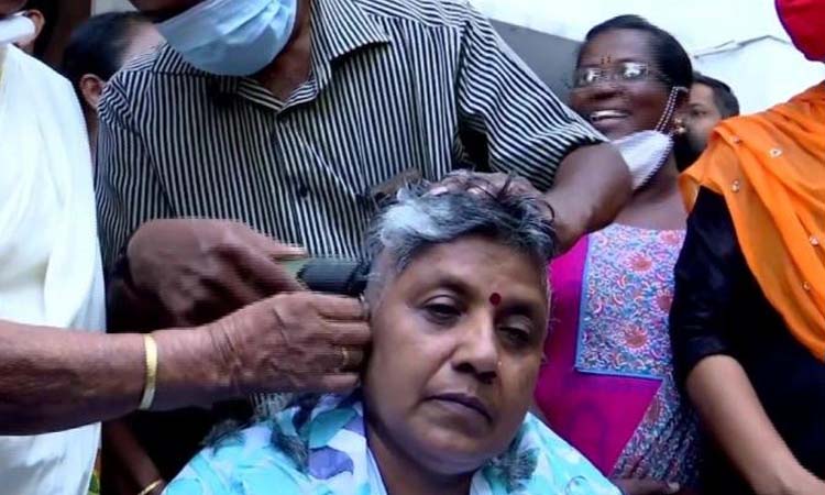 kerala assembly elections 2021 party did not give ticket congress woman president shaved her head