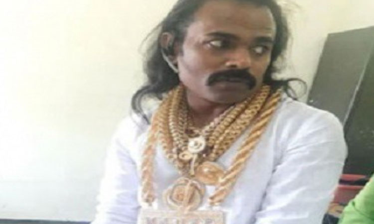 tamil nadu independent candidate filed nomination wearing 5 kg gold jewellery