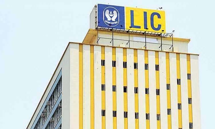 lic policyholders to deposit claims at any office till march end