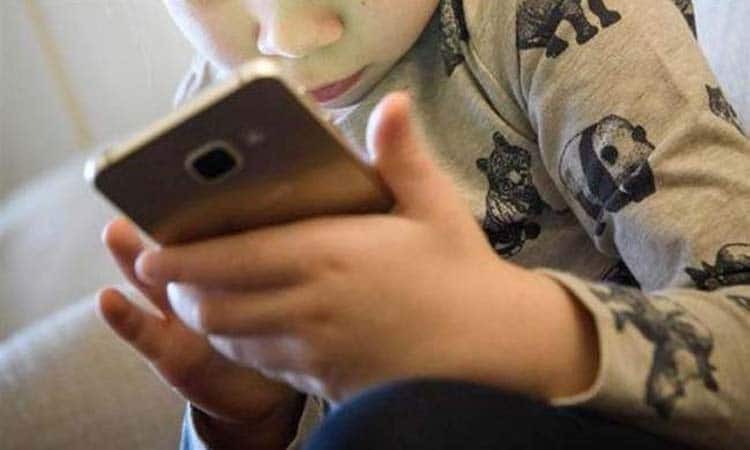 beware to given your mobile phone to your child for online classes tech
