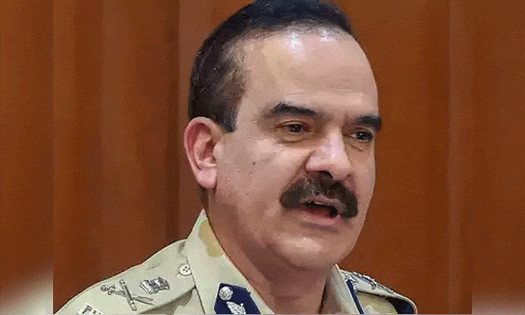 suspended police inspector anup dange shocking allegations against parambir singh