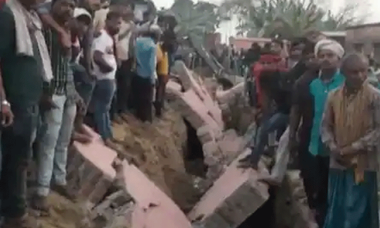 khagaria six people died after school wall collapses in khagaria