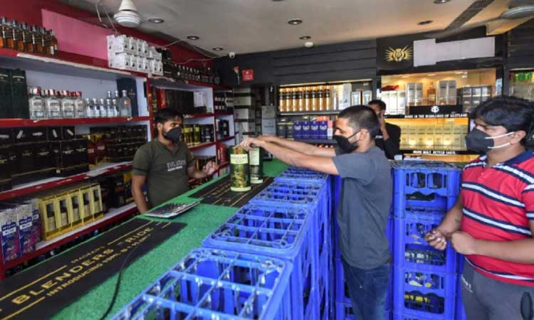 delhi arvind kejriwal governement announces changes in excise police for liquor