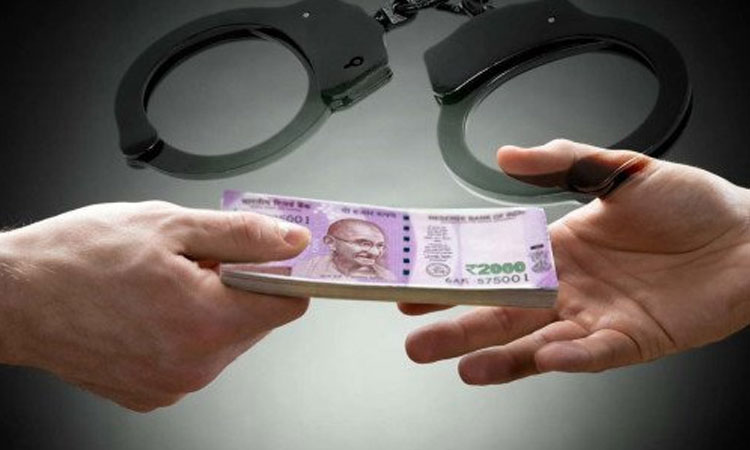 cbi cracks down corrupt income tax officials mumbai arrested while accepting rs 15 lakh