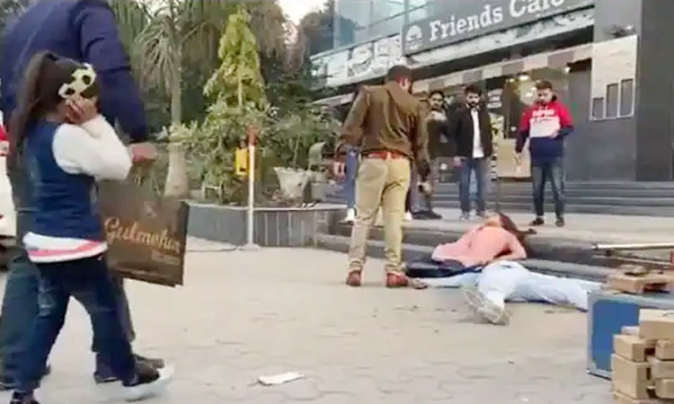 video goes viral of couple shot by police outside mall up police cop rahul srivastav tell the truth