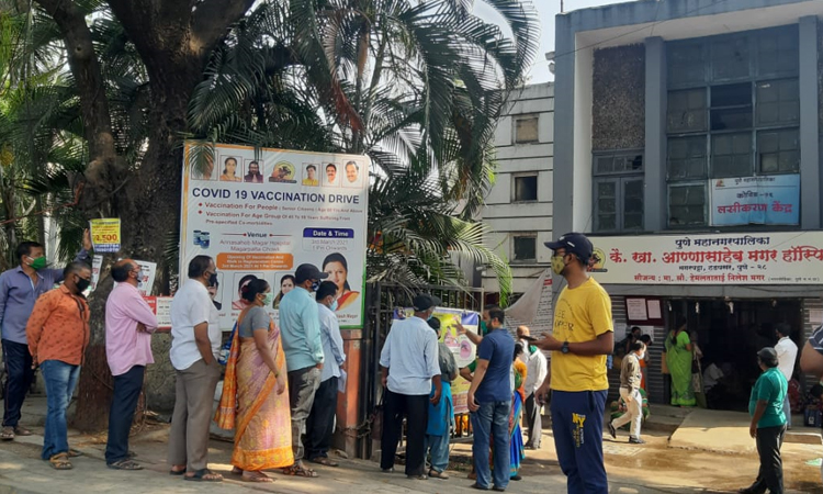 Pune: Crowds flock to Hadapsar for vaccinations despite Sunday being a holiday