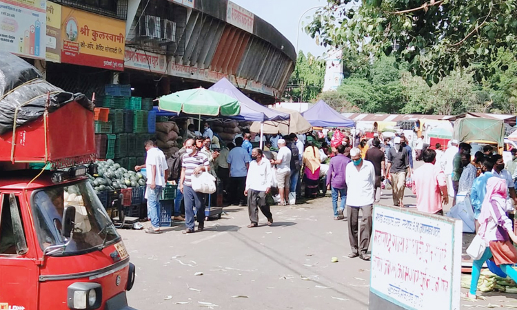 Pune: Marketyard transactions are now allowed only five days in week, retail market will be completely closed from today and wholesale market will continue - Deputy Commissioner of Police Namrata Patil