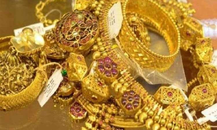 sangli jewelry theft saying to be the police