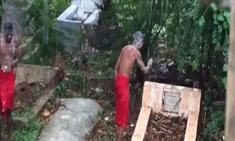 boys captured bathing at burial wearing red lungi goes viral sankri