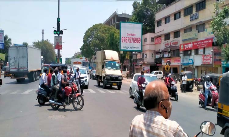 Pune: Lockdown in Hadapsar closes, only ambulances and vehicles