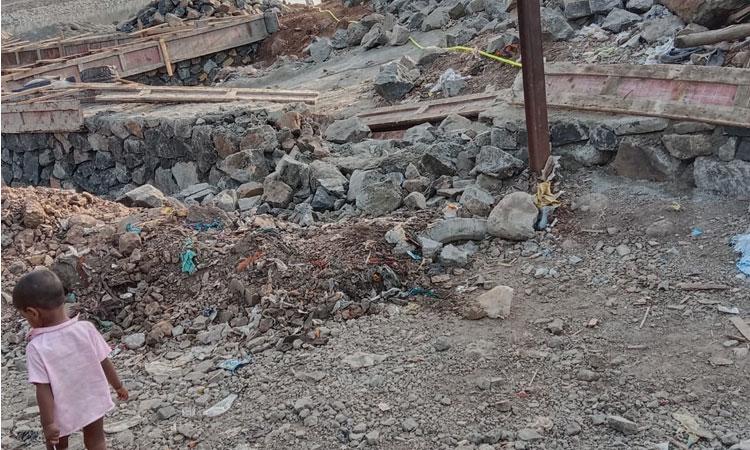 Bhairavnath demolished the boundary wall built around the lake; Complaint of Wagholi Gram Panchayat