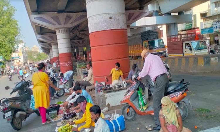 Pune Nutritious environment for corona due to vegetable sellers between Hadapsar train depot and Mandai