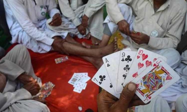 pune rural police raid on gambling spot 4 arrested