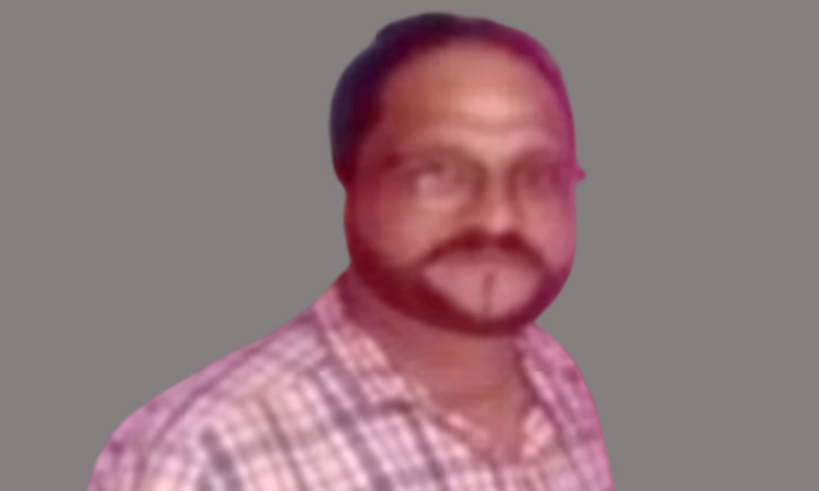 mumbai : pimpri chinchwads 45 year old supervisor dies in barge p 305 accident
