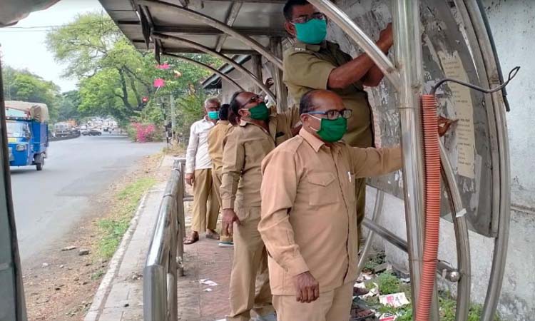 Pune: PMP workers clean bus stand - Somnath Waghule, Head of Depot