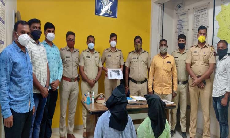 Arrest of two gangsters; Performance of Shikrapur Police