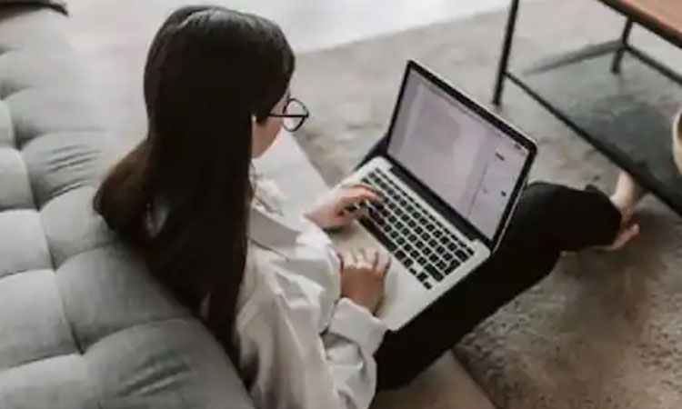 Work From Home Causes Bone Problems, Experts Say 'Correct' Way To Seat