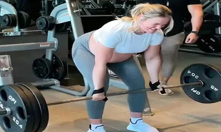 8 month pregnant fitness trainer from new york trolled after heavy workout video viral on social media