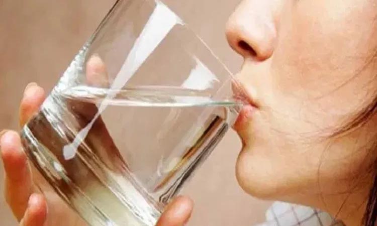 what is the right way to drink Water