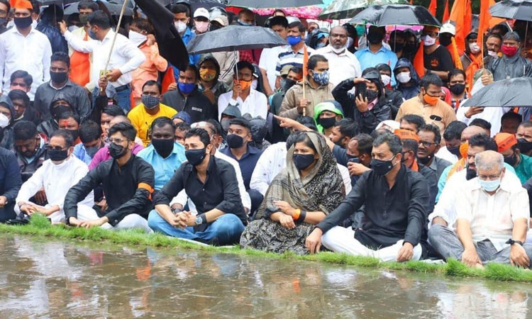 maratha kranti andolan kolhapur maratha agitation begins in the rain know about demands of agitation