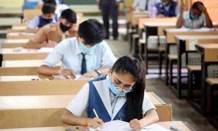 school education minister varsha gaikwad | maharashtra hsc exam update education minister varsha gaikwad