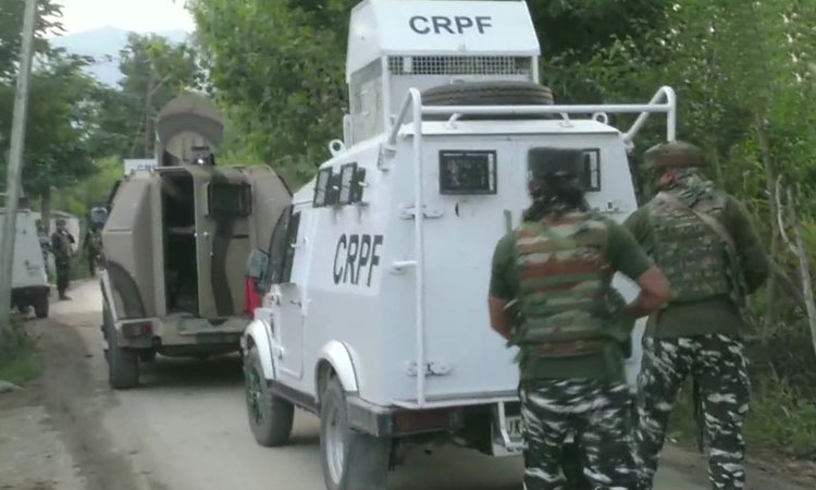 Kashmir | J&K: Three terrorists, including top LeT terrorist Mudasir Pandit, killed in an encounter with security forces at Gund Brath area of Sopore.