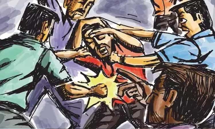 Pune: Agriculture dispute! In Shirur taluka, 13 people attacked 5 people with an ax and tried to kill them
