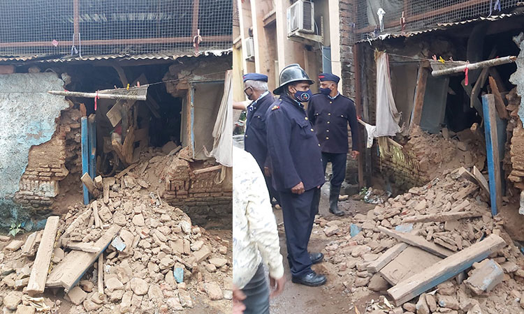 The wall collapsed in Pune | It has been raining continuously since morning in Pune, the wall of a house in Madhyavasti collapsed, injuring two people